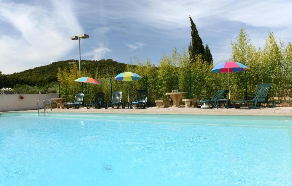 Hotel Le Lagon Rochefort-du-Gard Exterior foto